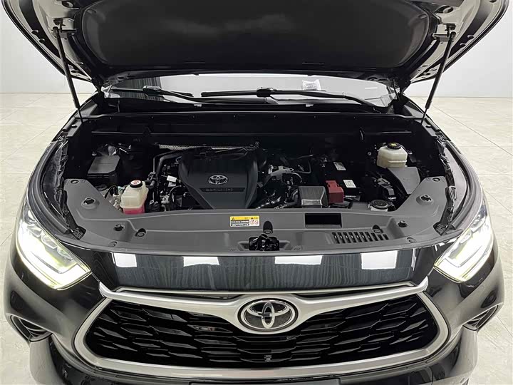 Фото 23 - Toyota Highlander