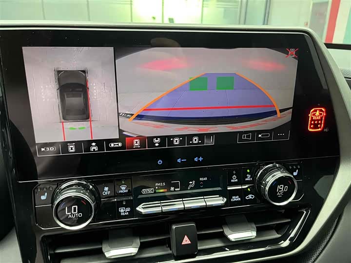 Фото 7 - Toyota Highlander