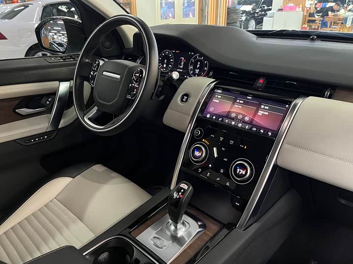 Фото 16 - Land Rover Discovery Sport