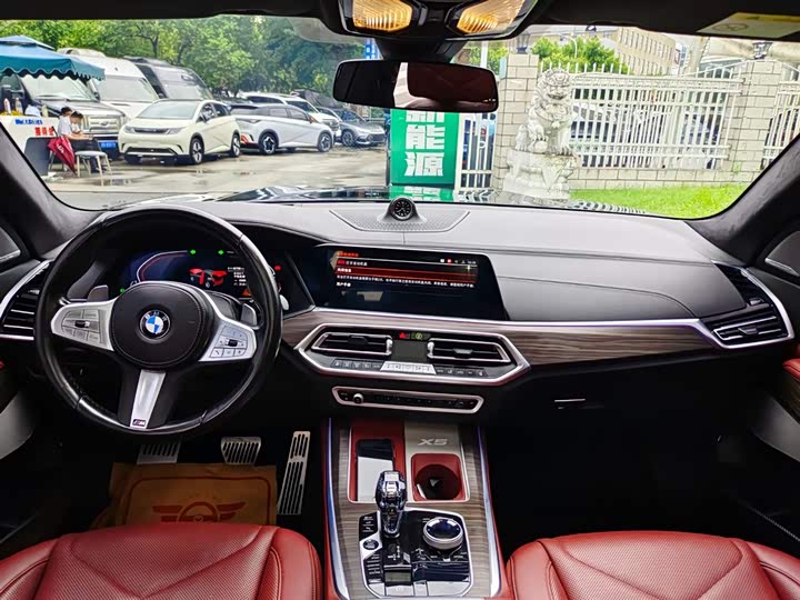 Фото 18 - BMW X5