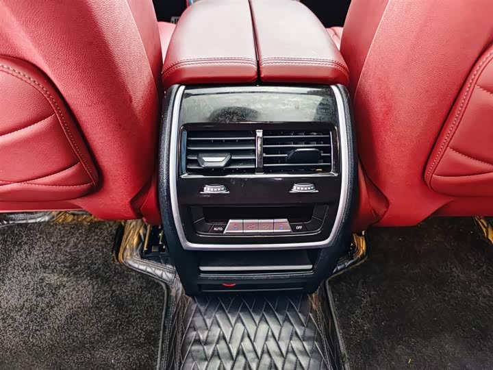 Фото 19 - BMW X5