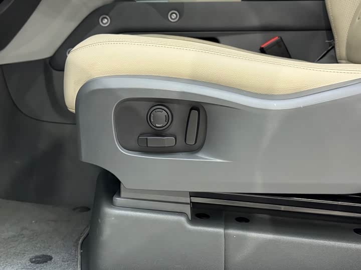 Фото 14 - Land Rover Defender