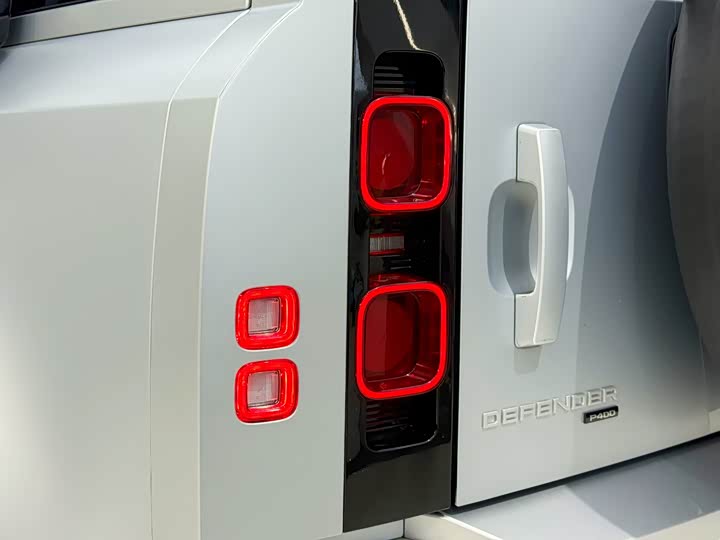 Фото 7 - Land Rover Defender