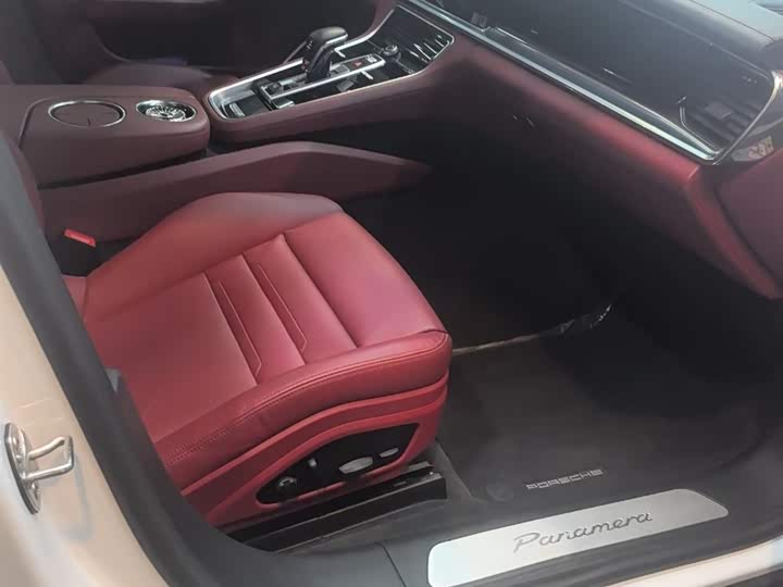 Фото 8 - Porsche Panamera