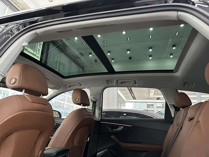 Фото 12 - Audi Q7