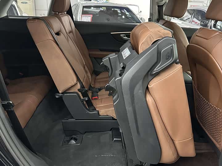 Фото 15 - Audi Q7