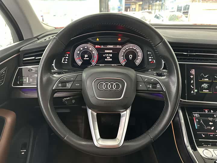 Фото 21 - Audi Q7