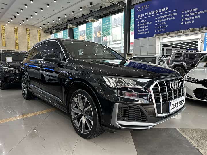 Фото 3 - Audi Q7