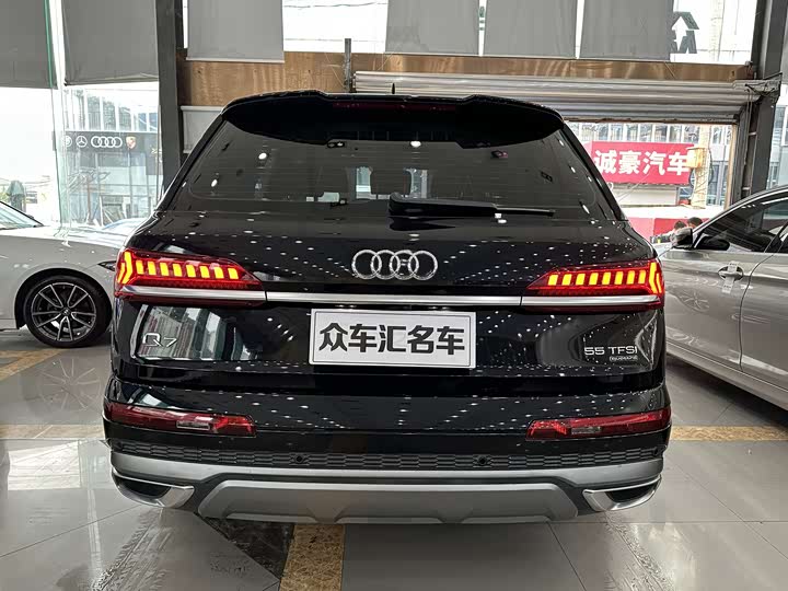 Фото 5 - Audi Q7