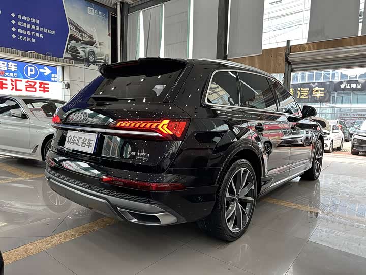 Фото 6 - Audi Q7