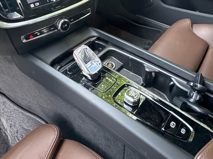 Фото 10 - Volvo S60