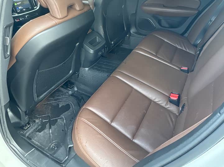 Фото 13 - Volvo S60