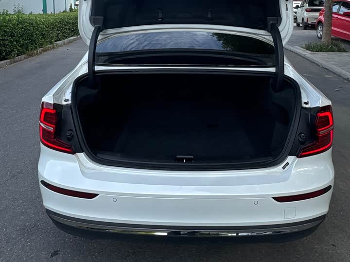 Фото 14 - Volvo S60