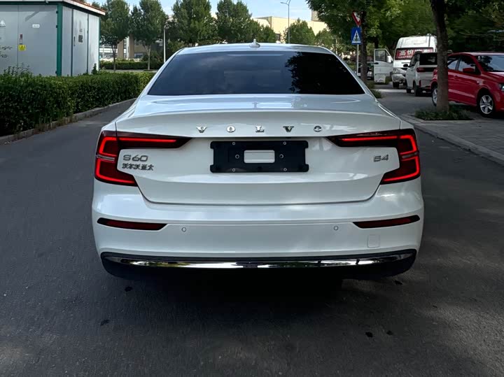 Фото 6 - Volvo S60