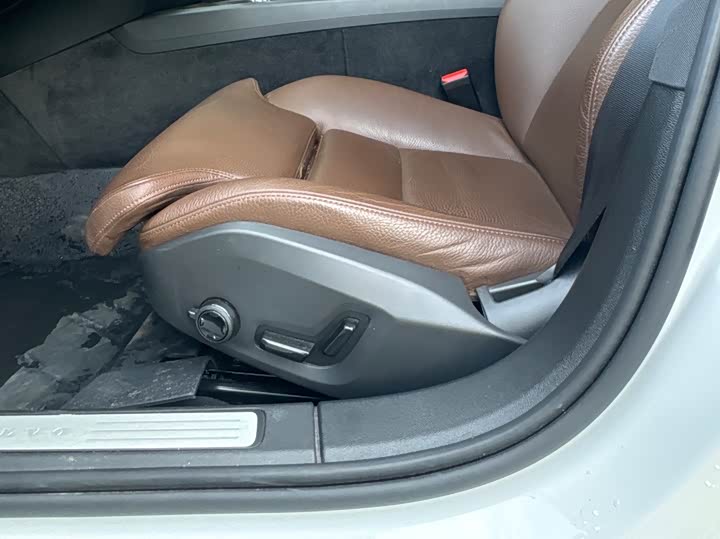 Фото 9 - Volvo S60