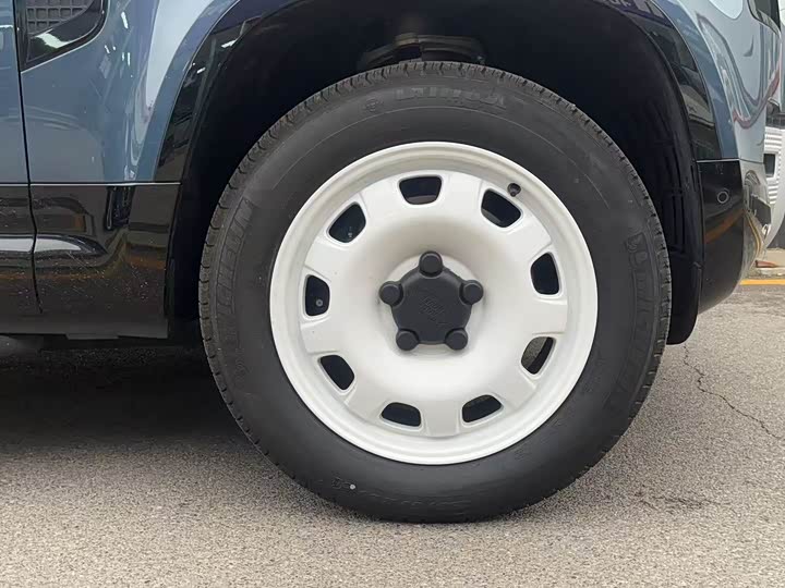 Фото 10 - Land Rover Defender