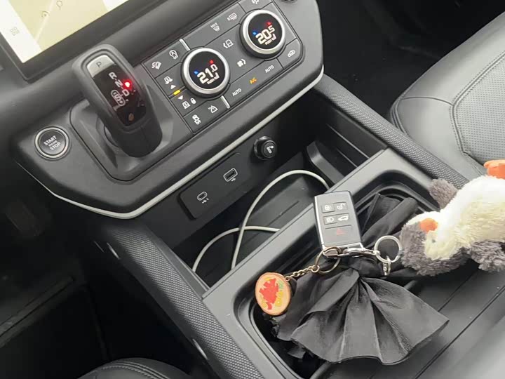 Фото 8 - Land Rover Defender