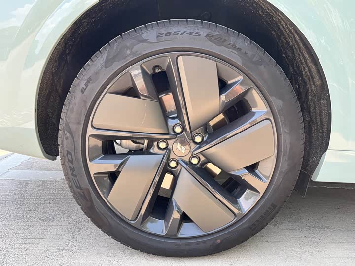 Фото 13 - LiXiang L6