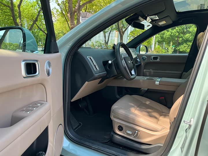 Фото 6 - LiXiang L6