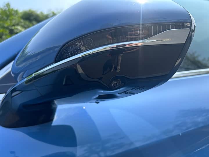 Фото 4 - Hongqi HS5