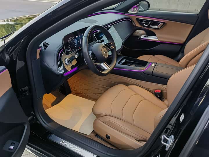 Фото 7 - Mercedes-Benz E-Class