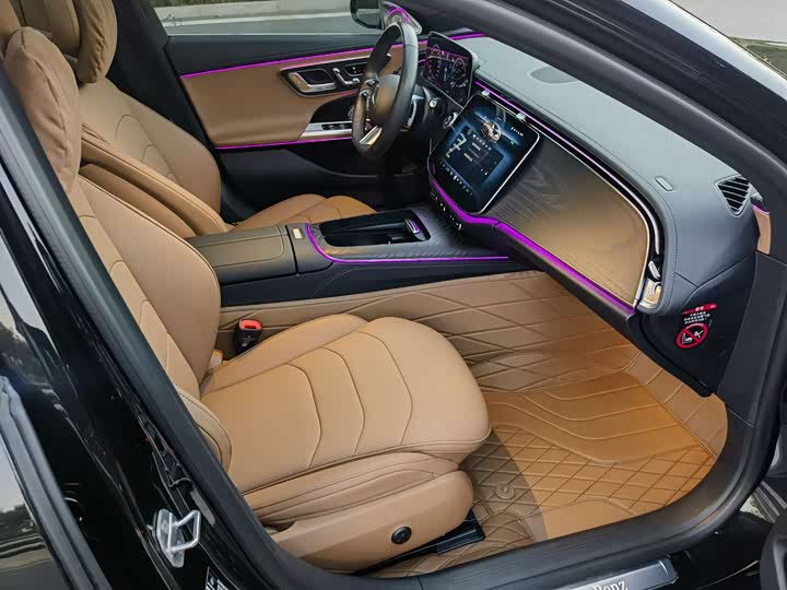Фото 8 - Mercedes-Benz E-Class