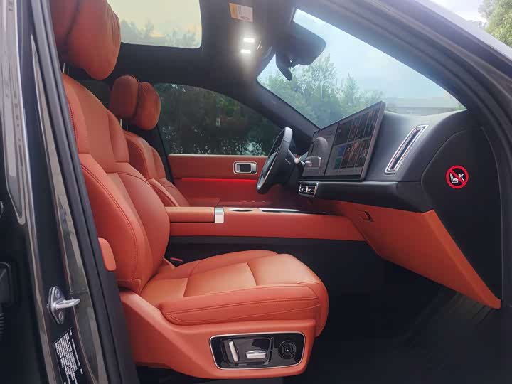 Фото 12 - LiXiang L7