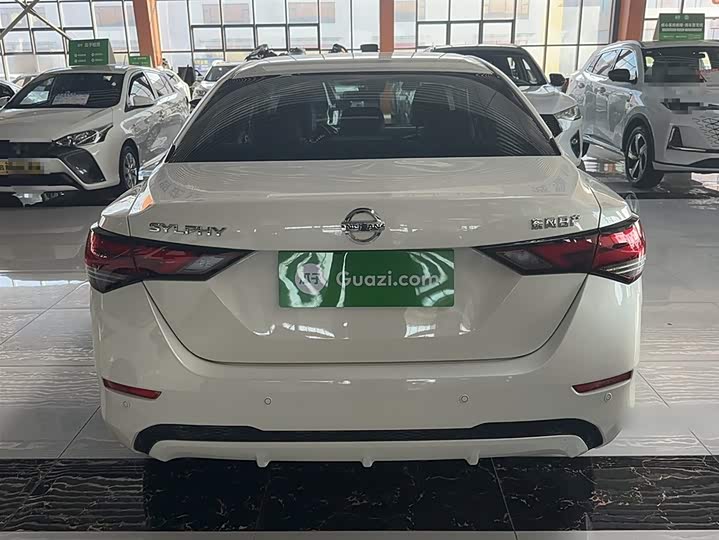 Фото 10 - Nissan Sylphy