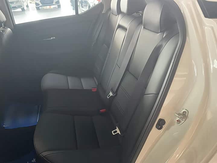 Фото 12 - Nissan Sylphy