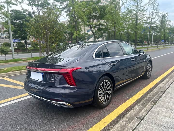 Фото 10 - Hongqi H5