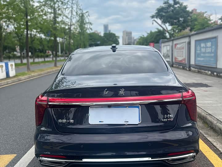 Фото 9 - Hongqi H5