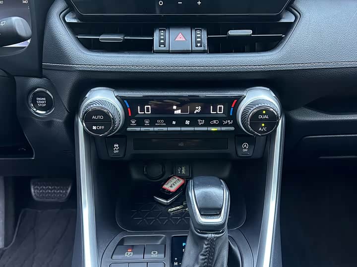 Фото 10 - Toyota Wildlander