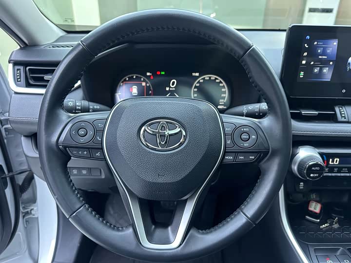 Фото 11 - Toyota Wildlander