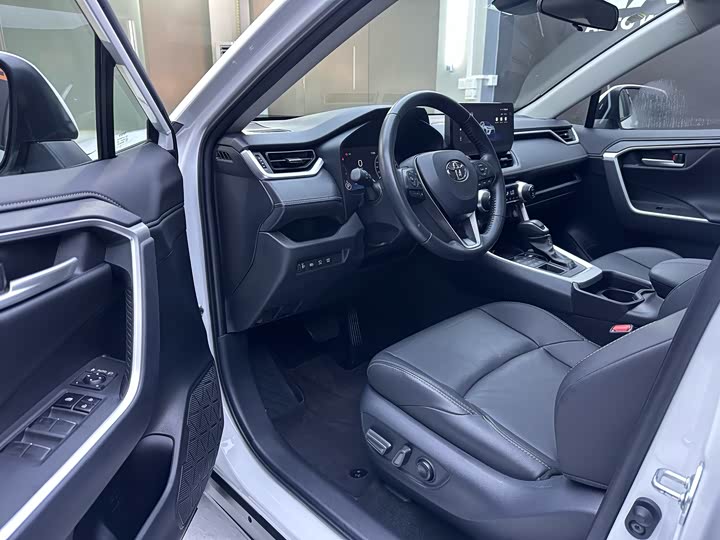 Фото 13 - Toyota Wildlander