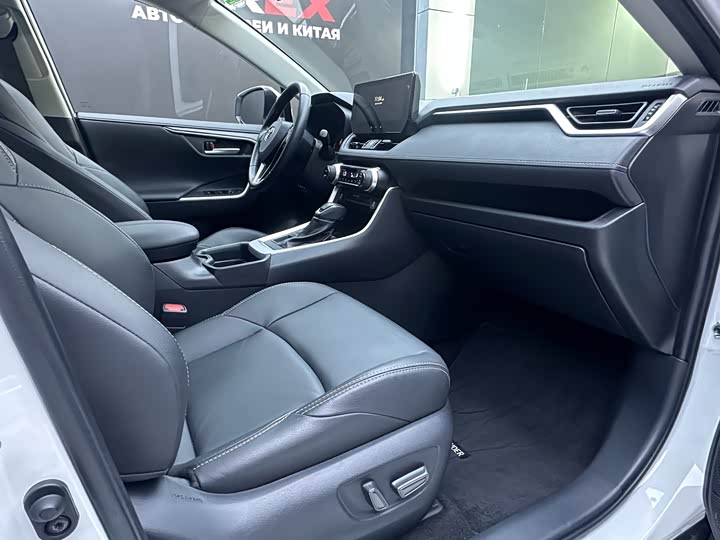 Фото 15 - Toyota Wildlander