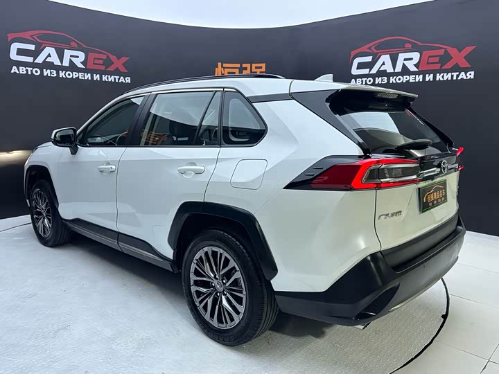 Фото 5 - Toyota Wildlander