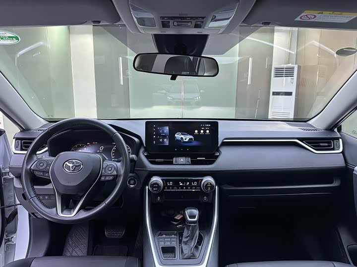 Фото 9 - Toyota Wildlander