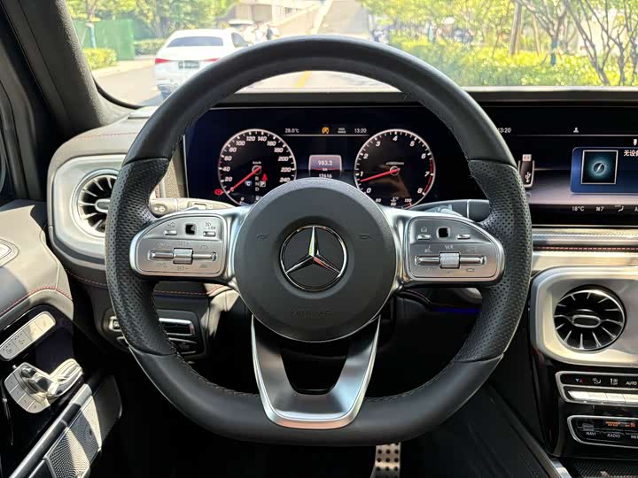 Фото 15 - Mercedes-Benz G-Class