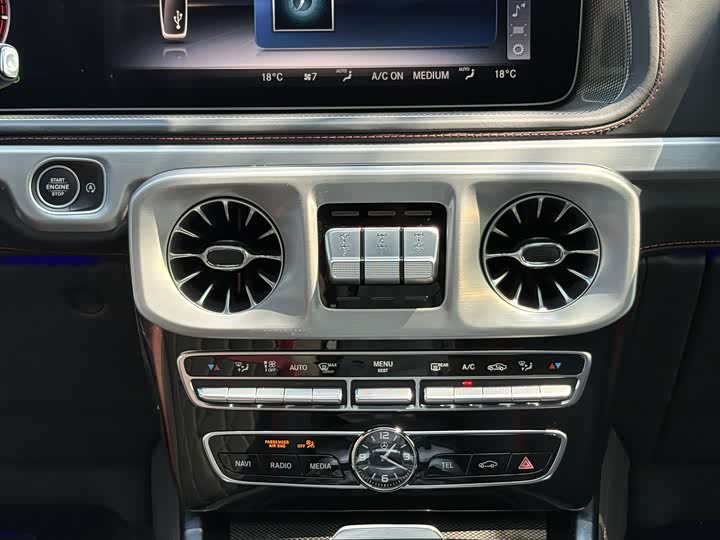 Фото 16 - Mercedes-Benz G-Class