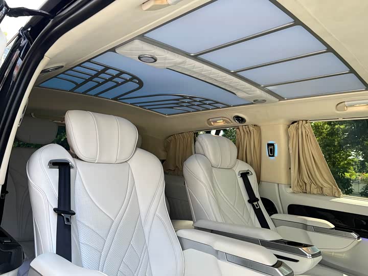 Фото 18 - Mercedes-Benz Vito