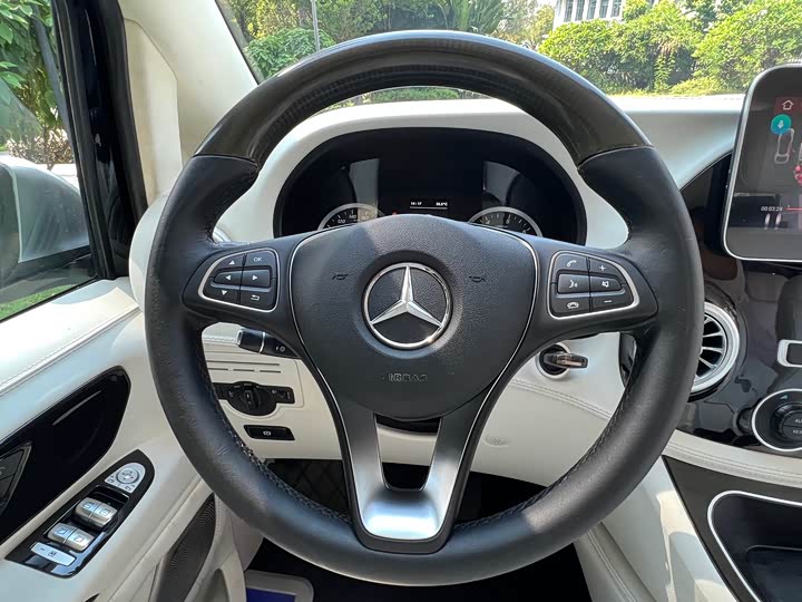 Фото 23 - Mercedes-Benz Vito