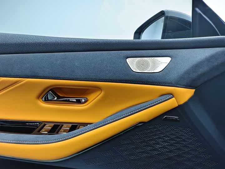 Фото 12 - Changan Deepal SL03