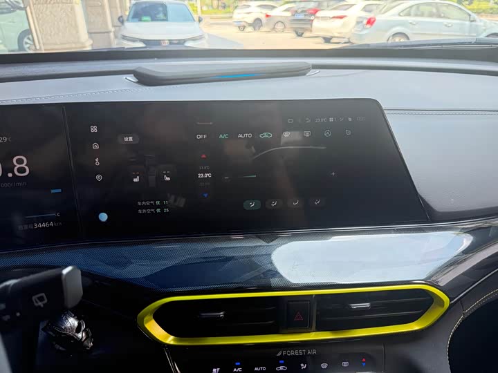 Фото 12 - Changan UNI-T