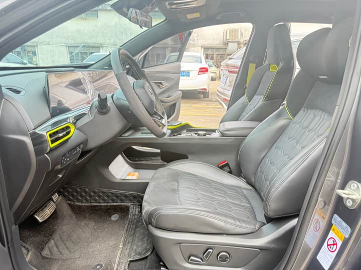 Фото 13 - Changan UNI-T