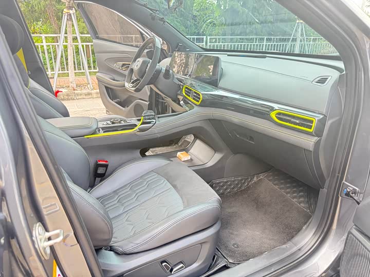 Фото 15 - Changan UNI-T