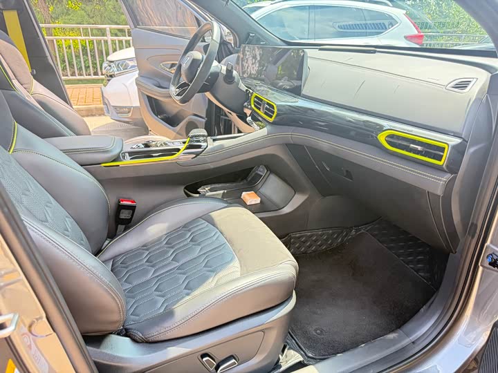 Фото 24 - Changan UNI-T