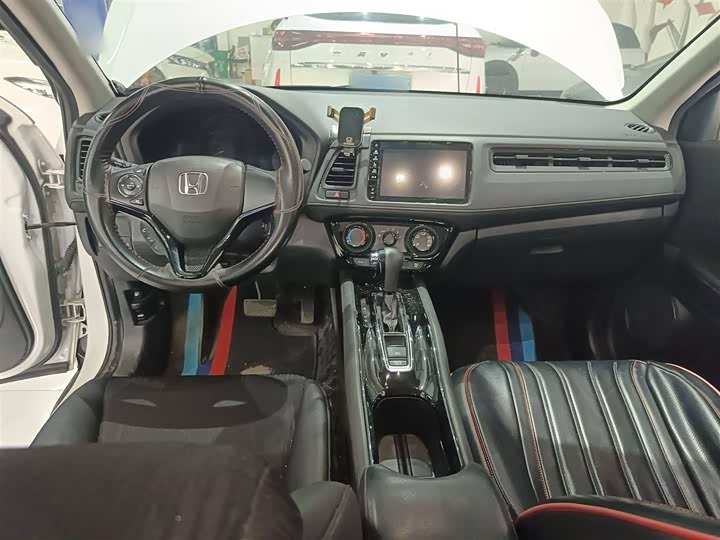 Фото 10 - Honda Vezel