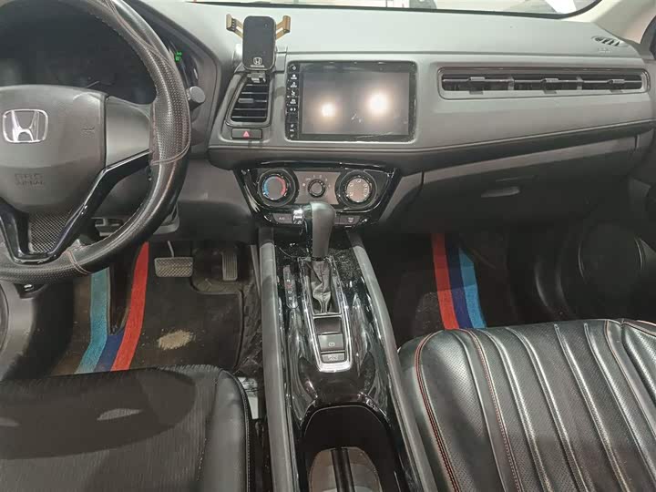 Фото 14 - Honda Vezel