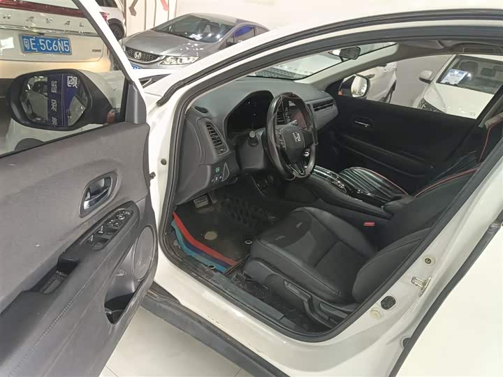 Фото 16 - Honda Vezel