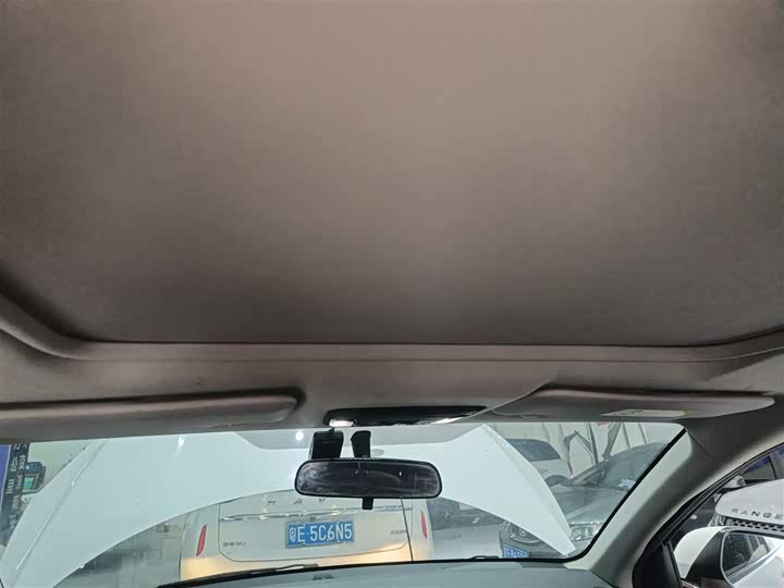 Фото 18 - Honda Vezel